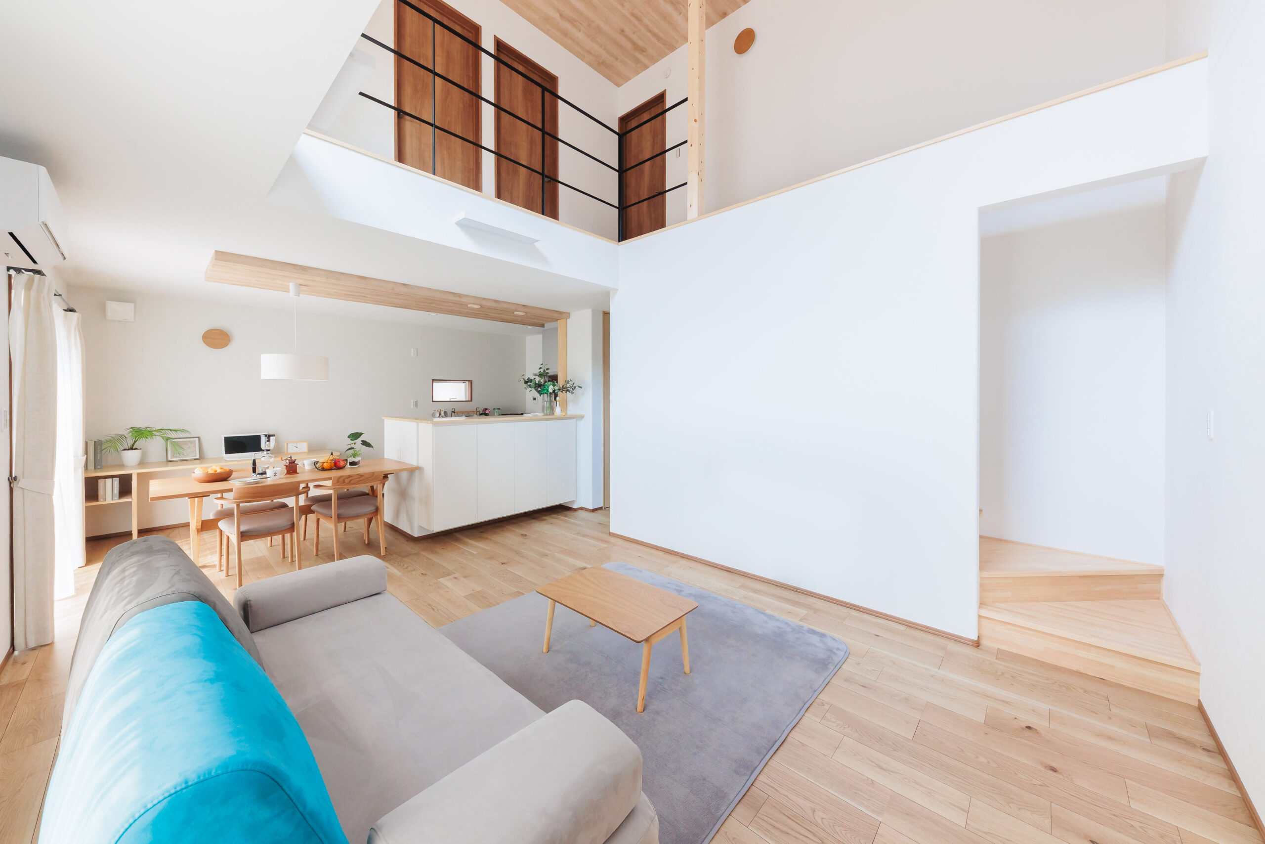 20250326_INTHEHOME讒禄SL_S5849-scaled-1-3
